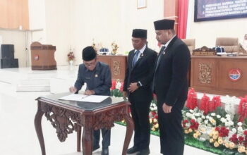 Paripurna DPRD Banggai Laut: Dua Raperda Disetujui ke Tingkat Lanjutan