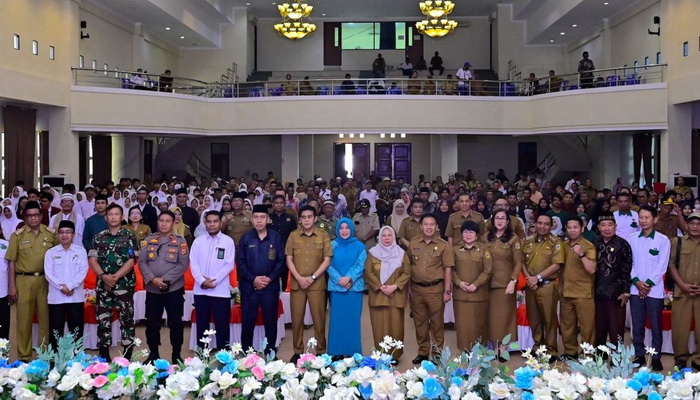 Wagub Reny Launching Inovasi “Berani Tertib Administrasi Kependudukan”, 60 Pasangan Resmi Dinikahkan di Parigi Moutong